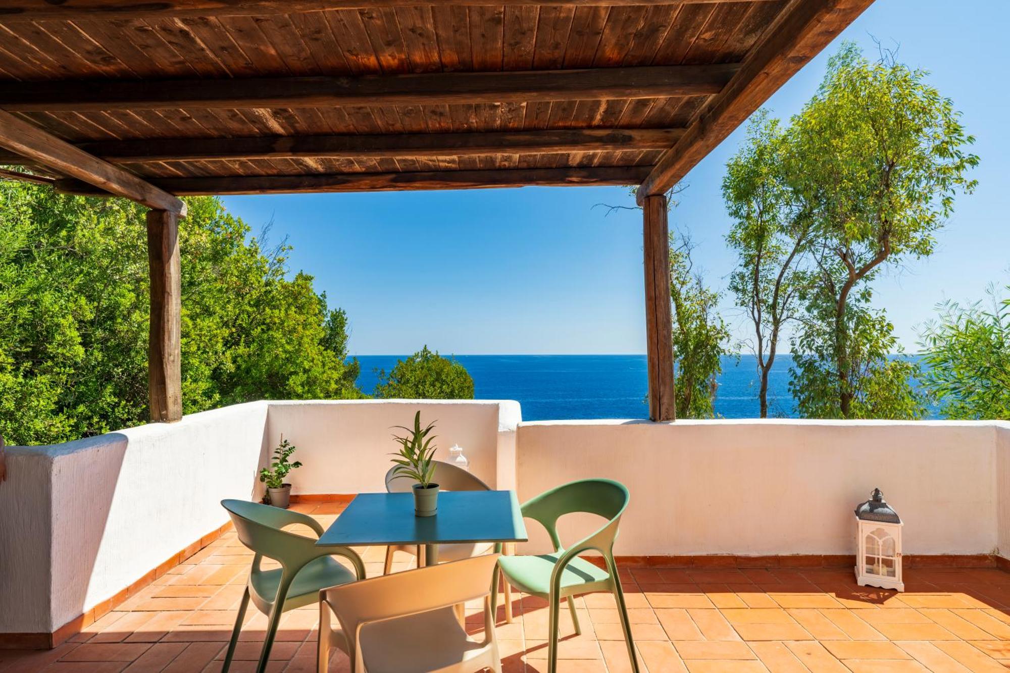 Deluxe Family Room Terrace